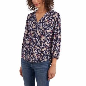 Two by Vince Camuto V Neck Top